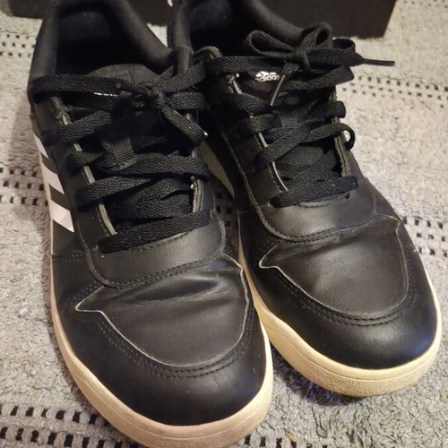 Adidas athletic shoes like new, size 40, black and white, leather type