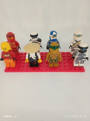 Ninjago and Minecraft figures set of 5 like new with weapons