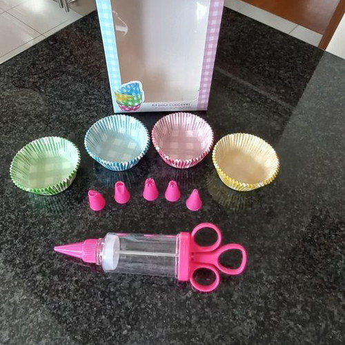 Sweet decorating set new in its box