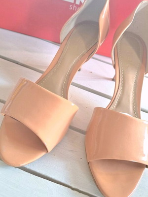 Nak patent leather French pumps size 40 like new, beige and orange