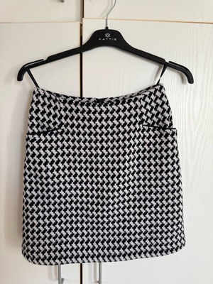 Kattis tweed skirt black and white like new, size S