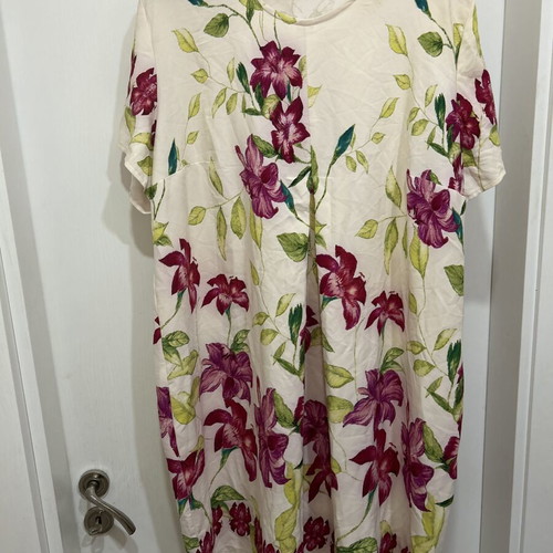 Maxi dress with floral print, ecru and amaranth red