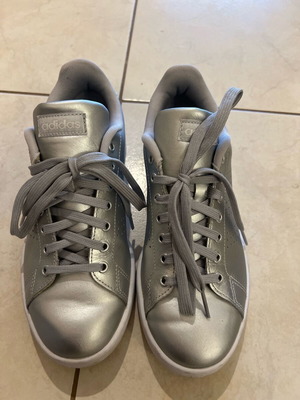 Adidas sneakers like new, size 39.5, silver