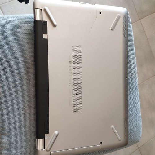 HP 250 G6 laptop 15.6 inch, i5 7200, 8GB DDR4, 240GB SSD, R5 330 graphics