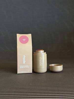 Rhode Pocket Blush Toasted Teddy new unused
