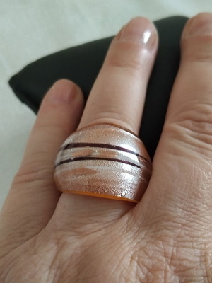 Chunky statement Murano ring like new, orange and gold fibers