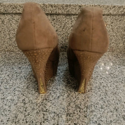 Suede platform shoes with rhinestones and strap, new, beige