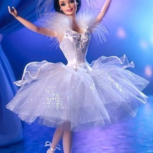 Barbie as Swan Queen 1997 collectible new