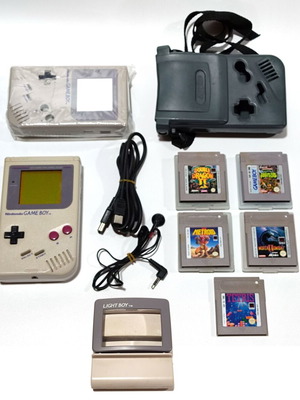 Nintendo Game Boy Classic μεταχειρισμένο, σετ με 5 παιχνίδια, HandyCarry SV905, LightBoy και νέο κέλυφος