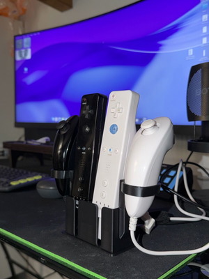 Διπλή βάση για Wii nunchucks με joystick καινούργια