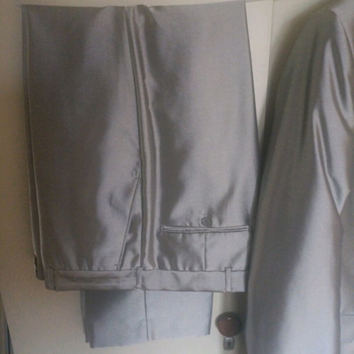 Men's suit like new, silver gray, size 56-58