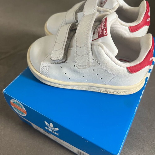Stan Smith kids sneakers size 20 like new