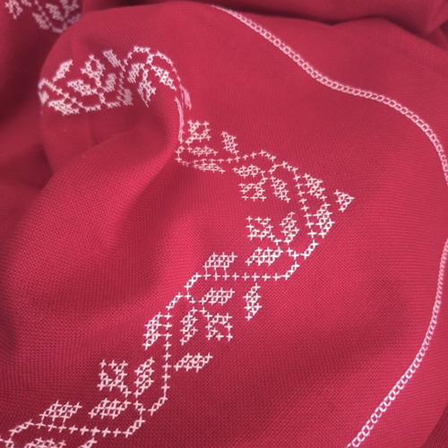 Tablecloth with woven embroidery, new, size 114x114 cm