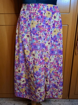 Floral skirt new, size S-M, multicolored