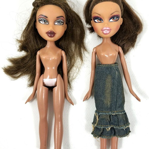Bratz dolls pack of 7 with official Bratz accessory pouch used