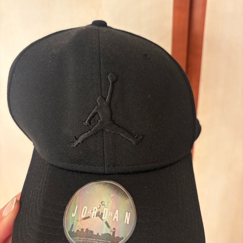 Nike Jordan hat like new, authentic unisex black