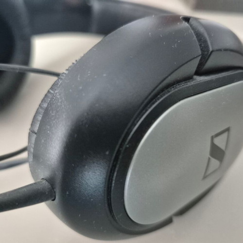 Sennheiser HD 206 headphones unused, wired