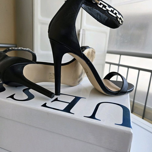 Guess leather sandals size 39 like new, black
