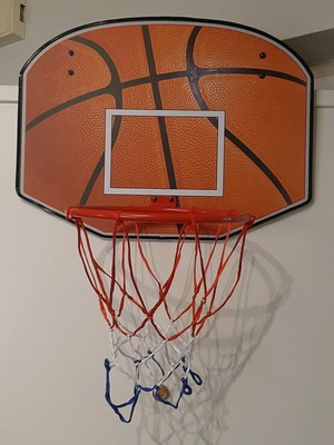 Basketball hoop like new with free ball, for doors