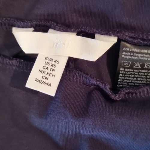 Clothing set of 2 pieces like new, small top and xsmall pants with slight flare