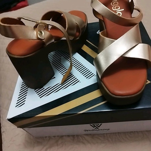 Ligglo Gold Leather Sandals New Size 36