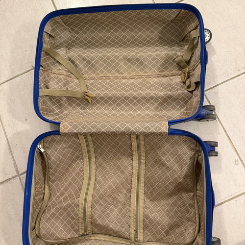 Hard Cabin Suitcase 8kg used, blue color with lock slot