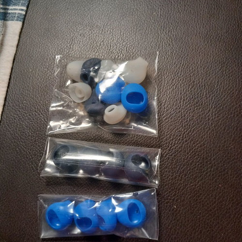 Earbud cushions new, pack of 7 pairs with 2 extra tips