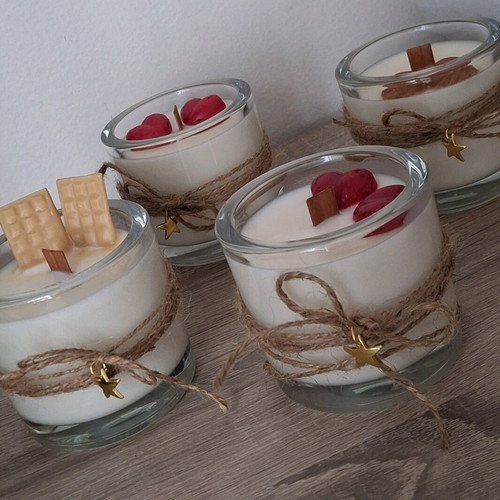 Candle in glass new with wax melts and fragrances