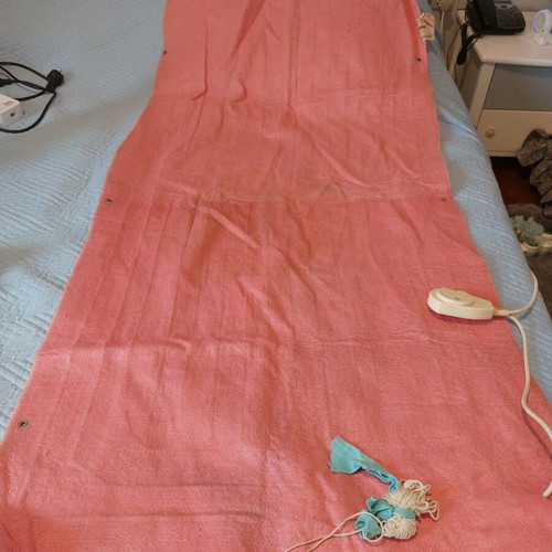 Electric blankets pink with three speeds for single bed