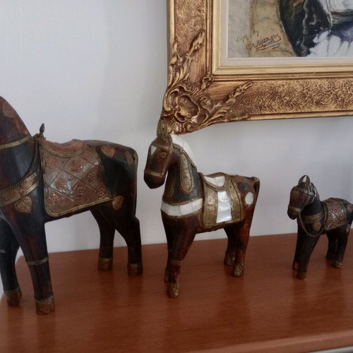 Wooden ebony horses with brass like new, vintage set of 3