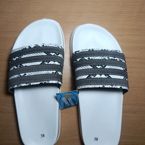 Ocean Addict women's slippers snake print