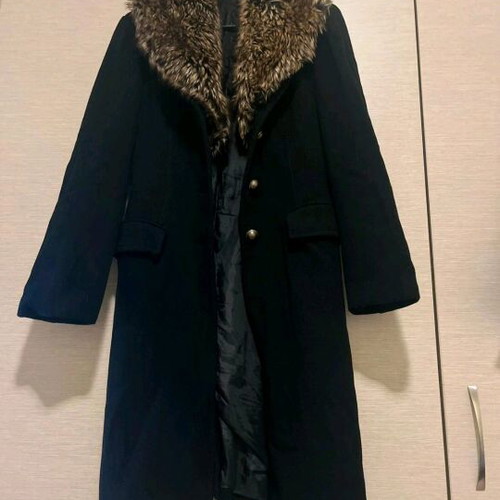 Black coat like new with fur collar and back slit