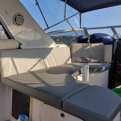 Bayliner Cruiser 30 Foot Recreational Boat like new, 1996