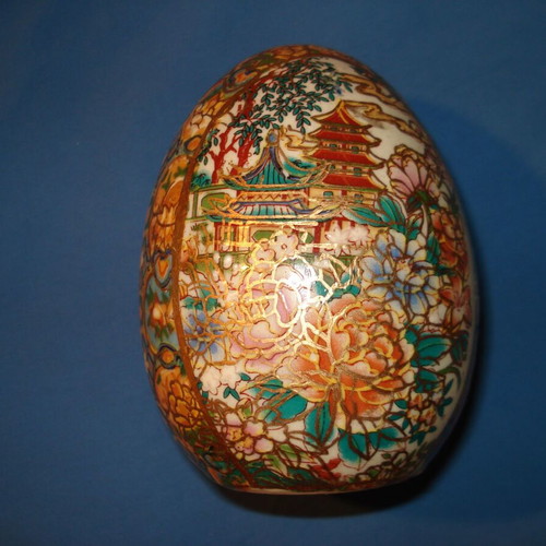 Decorative egg used 11.5cm x 8cm