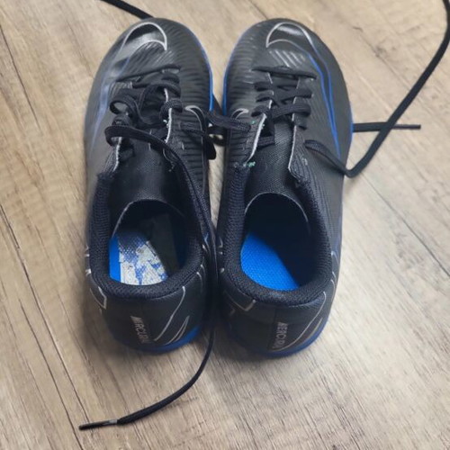 Nike football shoes like new, size 34, blue