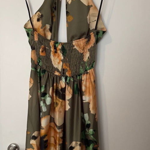 Maxi backless dress like new with crossover skirt, size M-L