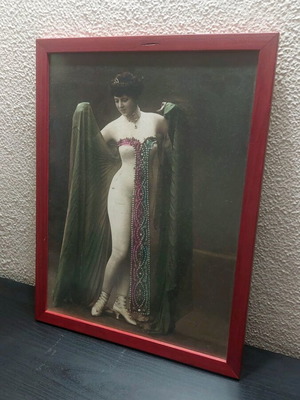 Framed print 33×43 cm vintage theme with matte glass and wooden burgundy frame like new