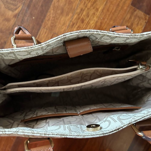 Calvin Klein handbag modern like new, multicolored