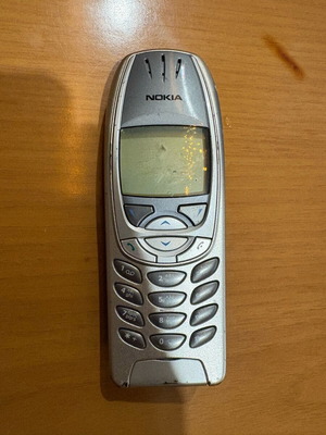 Nokia 6310i μεταχειρισμένο με σκασμένη μπαταρία, χωρίς φορτιστή