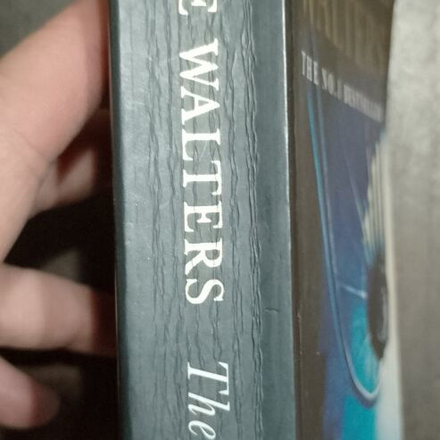 The Echo by Minette Walters used book in English