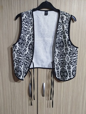 Boho vest Shein, like new, black and white, size S