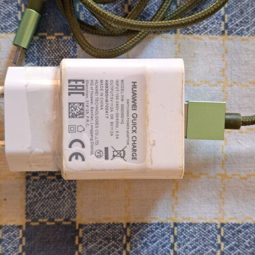 Huawei chargers like new, fast SuperCharge with USB Type-C cable
