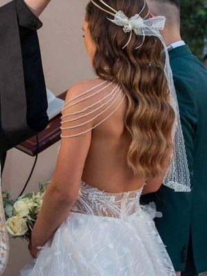 Maribel wedding dress with adjustable train like new, white, size S