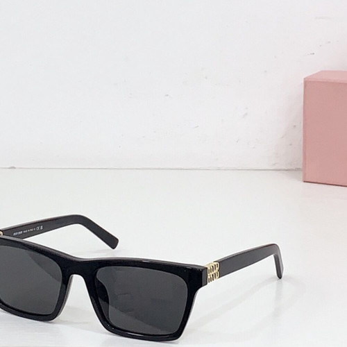 Miu Miu A05S sunglasses new, black, rectangular frame