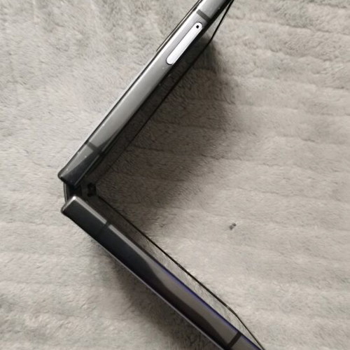 Samsung Z Flip 4 used, lilac with broken screen for parts or repair