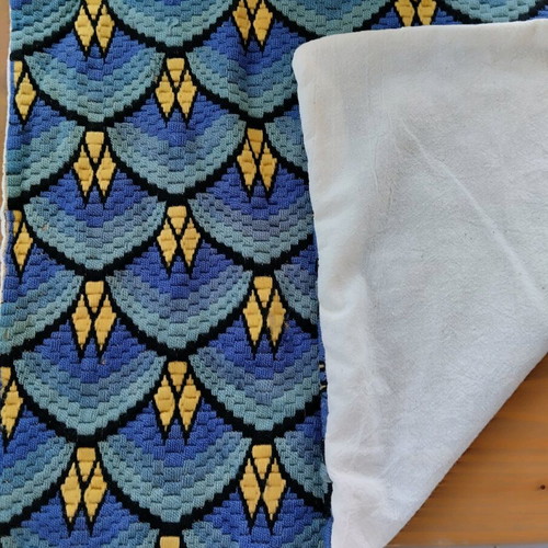 Hand-embroidered pillowcase like new 55x50 cm