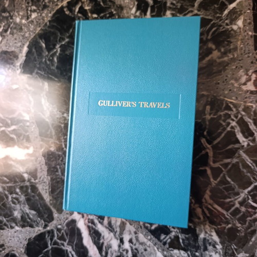 Gulliver's Travels book like new, English
