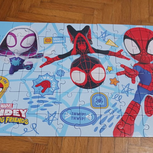 Spiderman Luna Puzzle ball 60 pieces like new