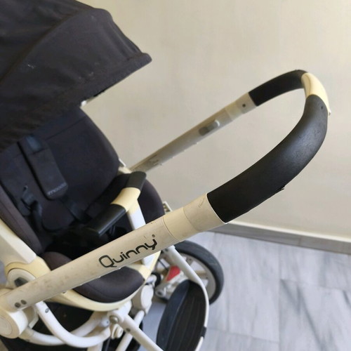 Quinny stroller like new, modern with anti-slip material