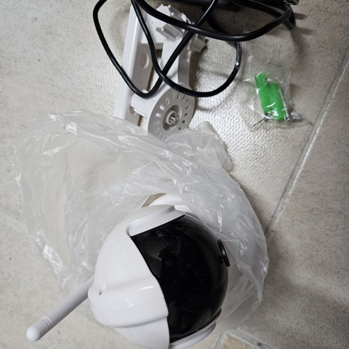 Srihome SH020 Wireless IP Camera 1296P Pan Tilt Night Vision like new